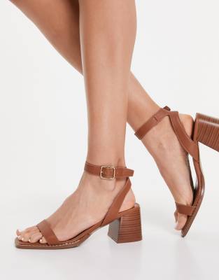 schuh Valerie heeled sandals with stacked heel in tan-Brown