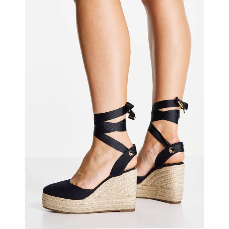 Espadrille closed best sale toe lace up