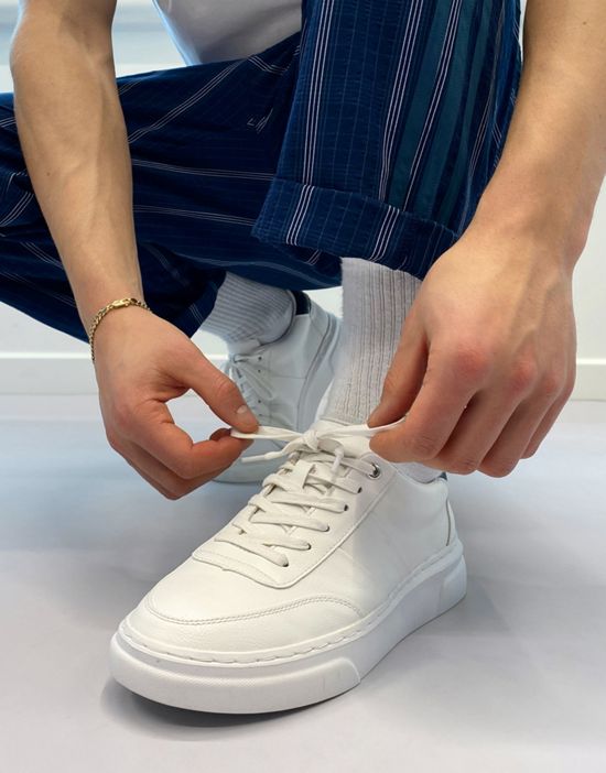 https://images.asos-media.com/products/schuh-warner-cupsole-sneakers-in-white/201652213-4?$n_550w$&wid=550&fit=constrain