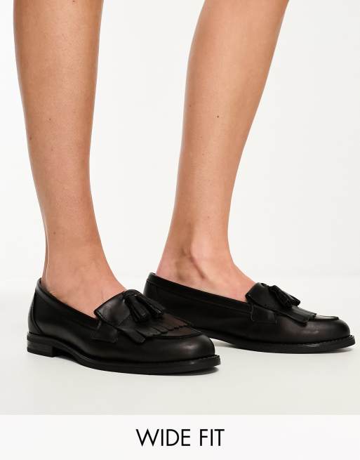 schuh Wide Fit Compass Loafer aus schwarzem Leder mit Bommel
