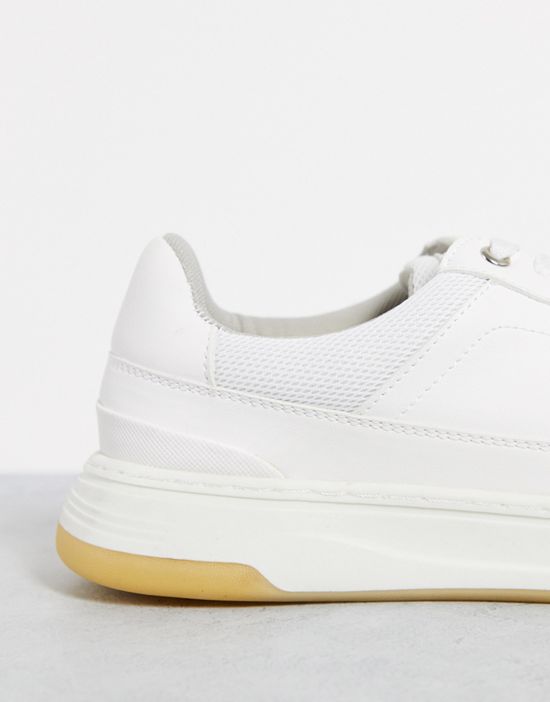 https://images.asos-media.com/products/schuh-willis-sneakers-in-white/24513710-2?$n_550w$&wid=550&fit=constrain