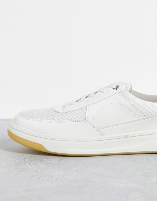 https://images.asos-media.com/products/schuh-willis-sneakers-in-white/24513710-4?$n_550w$&wid=550&fit=constrain