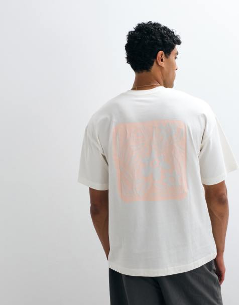 Selected boxy-fit T-shirt met roze abstracte bloemenprint op de achterkant in crème - view 1