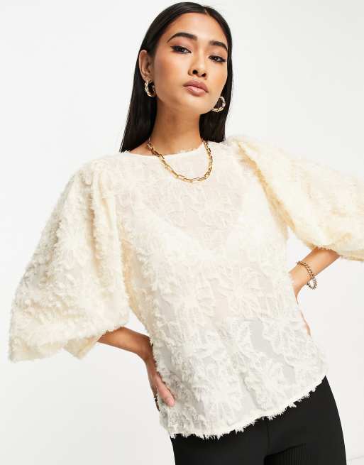 Selected - Daniela - Top in pizzo con maniche voluminose color crema