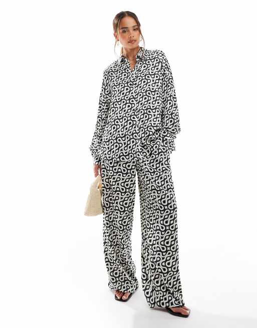 Selected Femme – Abstraktmönstrad skjorta i satin, del av set, 2 av 4
