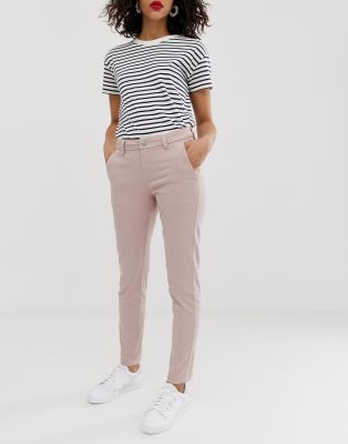 chino pants with t shirt