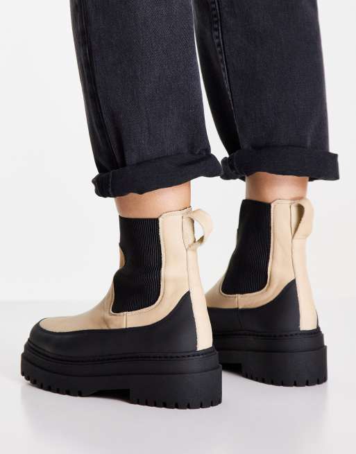 overtale dug Pind Selected Femme chunky boots in cream and black | ASOS