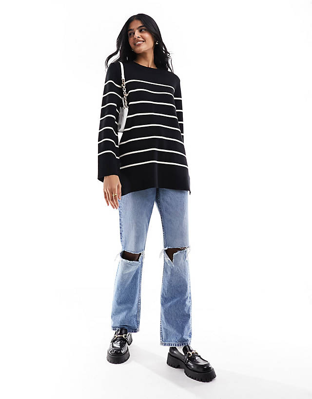 Selected - femme crewneck longline knitted jumper in black with white stripes