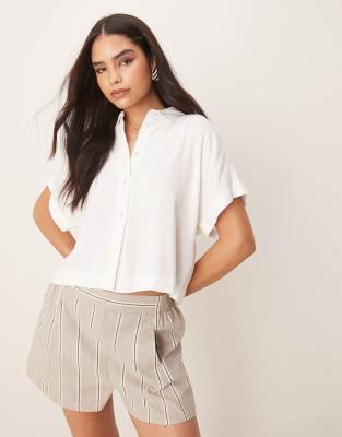 Selected Femme - Cropped Hemd aus Leinen in Weiß