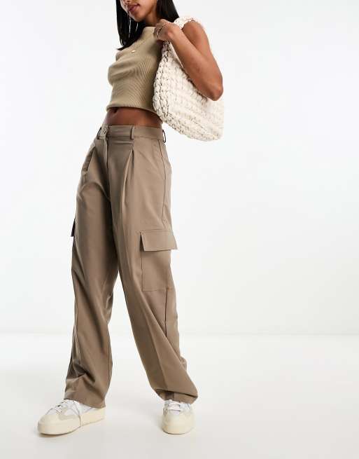 Selected Femme - Elegante cargobroek met wijde pijpen in 'desert' taupe