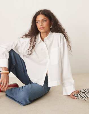 Selected Femme - Hvid cropped skjorte med firkantet pasform - view 1