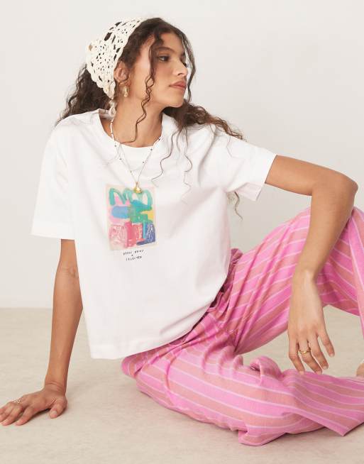 Selected Femme - Hvid T-shirt i firkantet snit med brystprint i klare farver