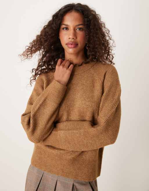Selected Femme – Jasnobrązowy sweter z dzianiny