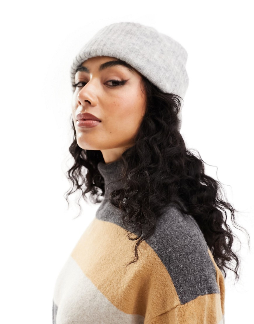 selected femme knitted beanie hat in grey