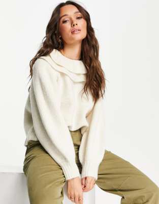 Selected Femme knitted jumper with frill collar detail in cream