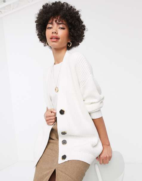 Selected Femme – Lange Strickjacke in Weiß mit Kontrastknöpfen