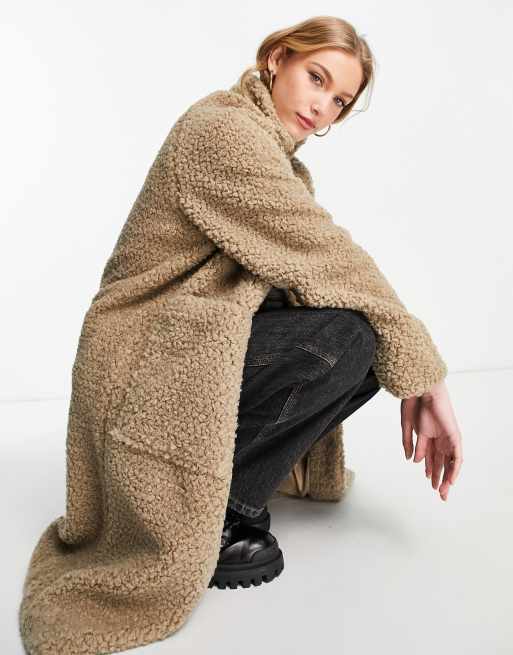 manteau long fourrure beige