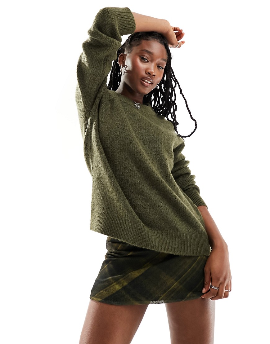 Femme soft knit long sleeve sweater in khaki-Green