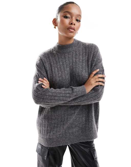 Selected Femme – Szary teksturowany sweter z mieszanki wełny merynosa z okrągłym dekoltem