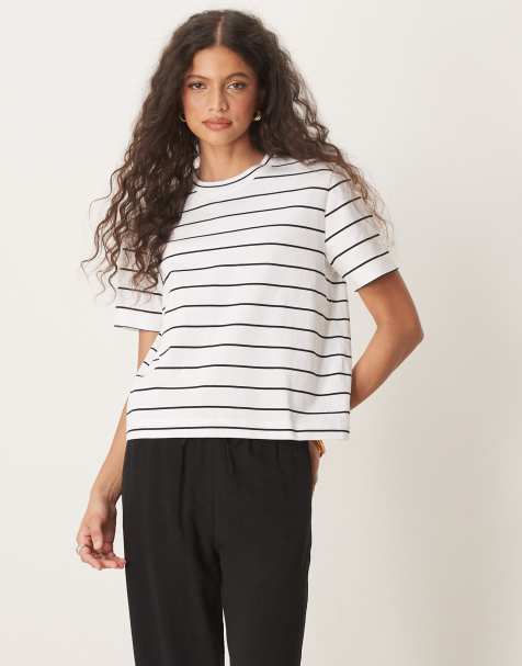 Selected Femme t-shirt in white black thin stripe - view 1