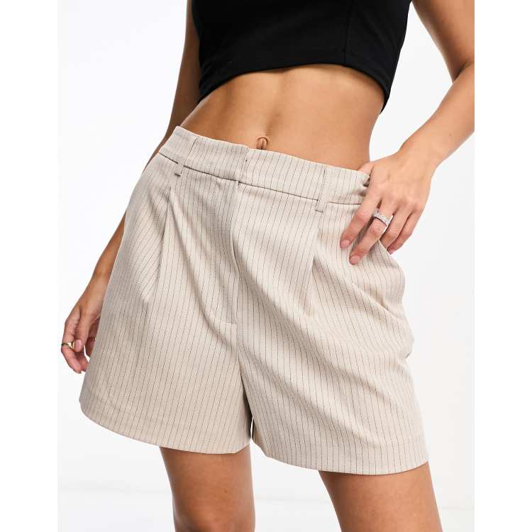 Pleated best sale front shorts