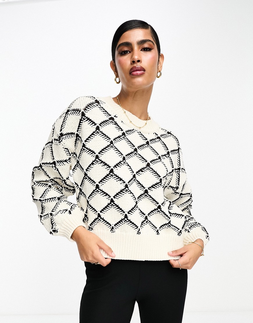 selected femme textured knitted jumper in mono-white