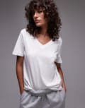 [Selected] Selected Femme v neck t-shirt with short sleeves in white S WHITE