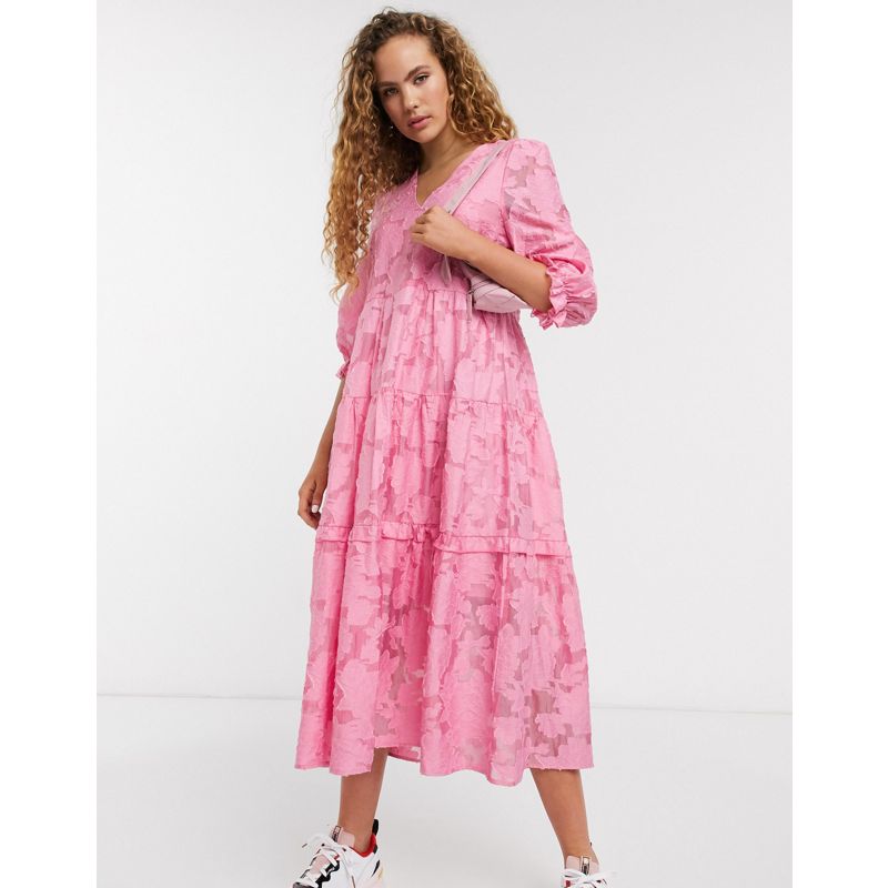  Designer Selected Femme - Vestito midi in pizzo con maniche voluminose rosa