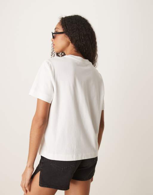 Selected Femme x Nous Vous – Vit t-shirt med boxig passform och tryck framtill, 3 av 4