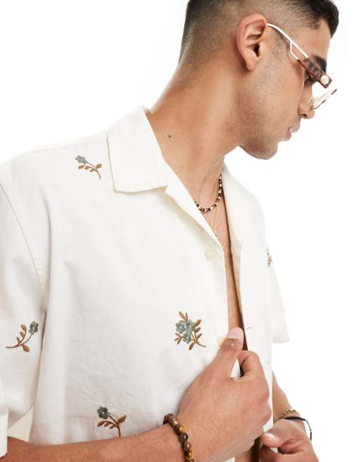 Selected Homme - Camicia con collo a rever color crema con fiori applicati