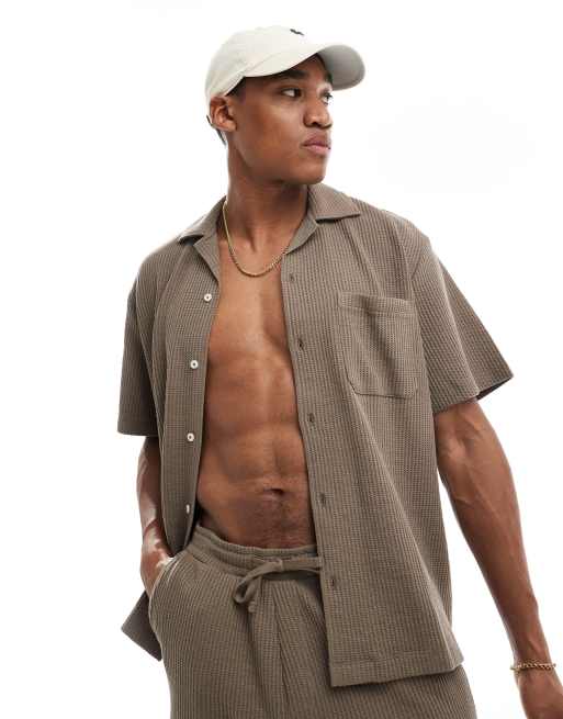 Selected Homme - Camicia squadrata con colletto con rever marrone a nido d'ape in coordinato