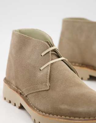 beige chukka boots