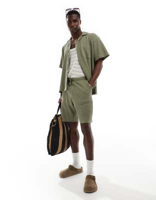 Selected Homme co-ord waffle shorts in khaki-Green φωτογραφία