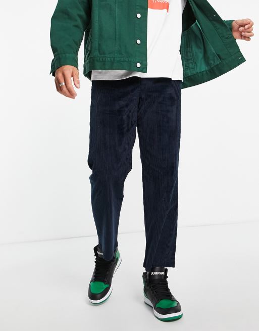 Selected Homme - Corduroy broek met losvallende pasvorm in marineblauw