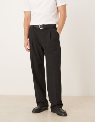 loose fit pleated pants in black