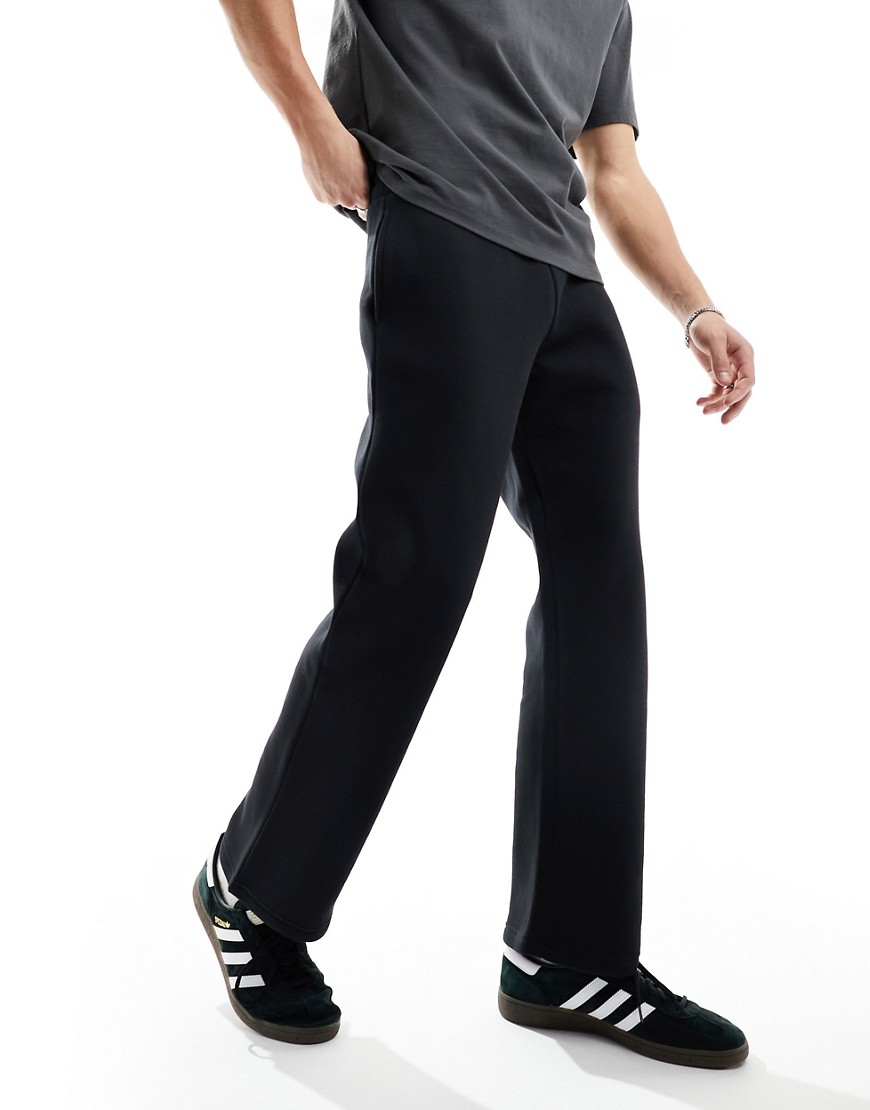 loose fit sweatpants in black