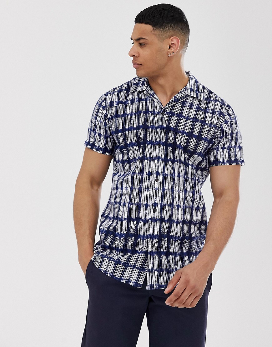 Selected Homme – Marinblå, batikmönstrad skjorta med kort ärm och platt krage