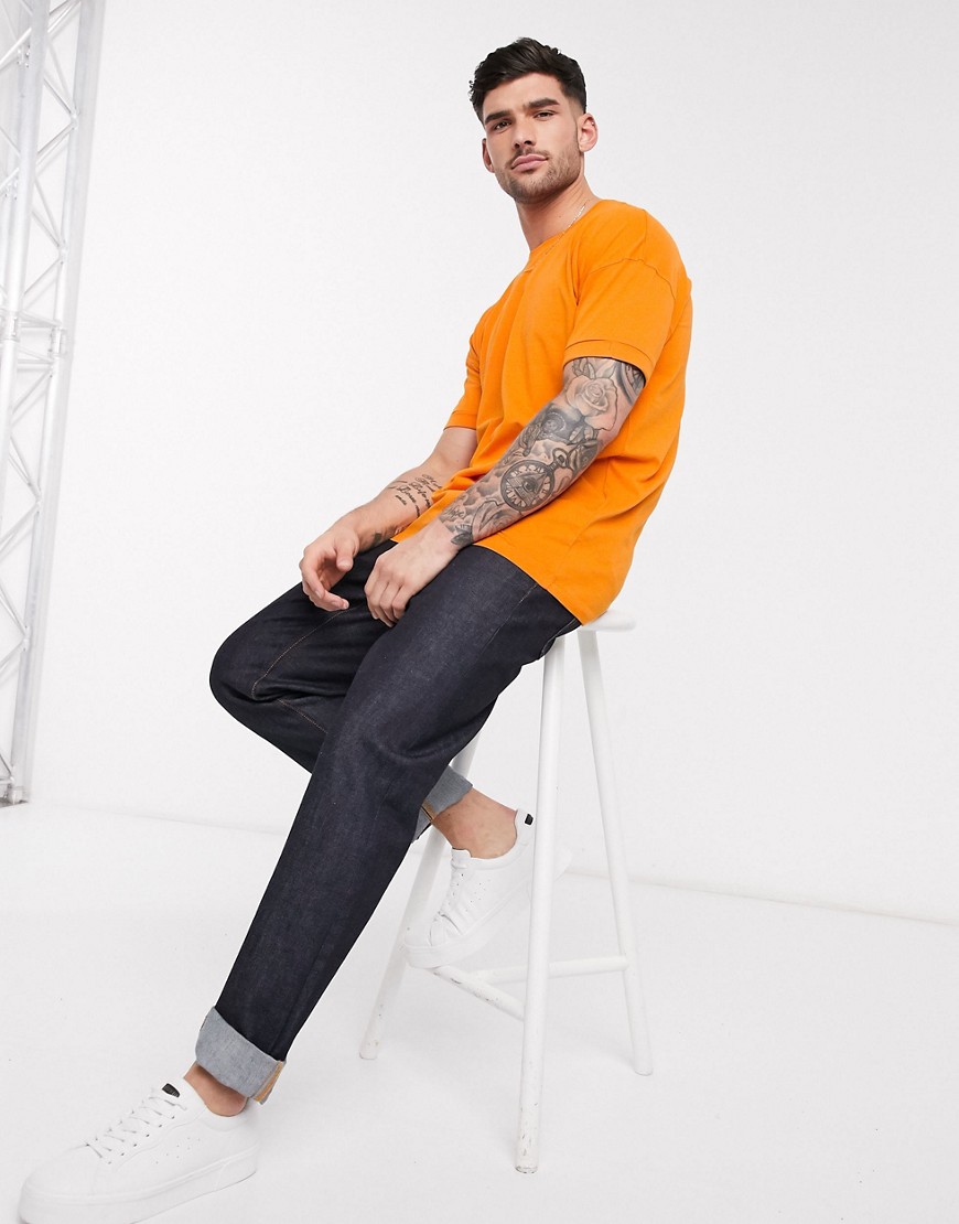 Selected Homme – Orange t-shirt med sänkt axelsöm