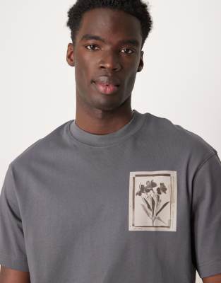 Selected Homme Selected Homme oversized t-shirt in grey with flower chest print