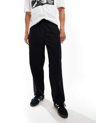 poplin lightweight loose fit pants in black