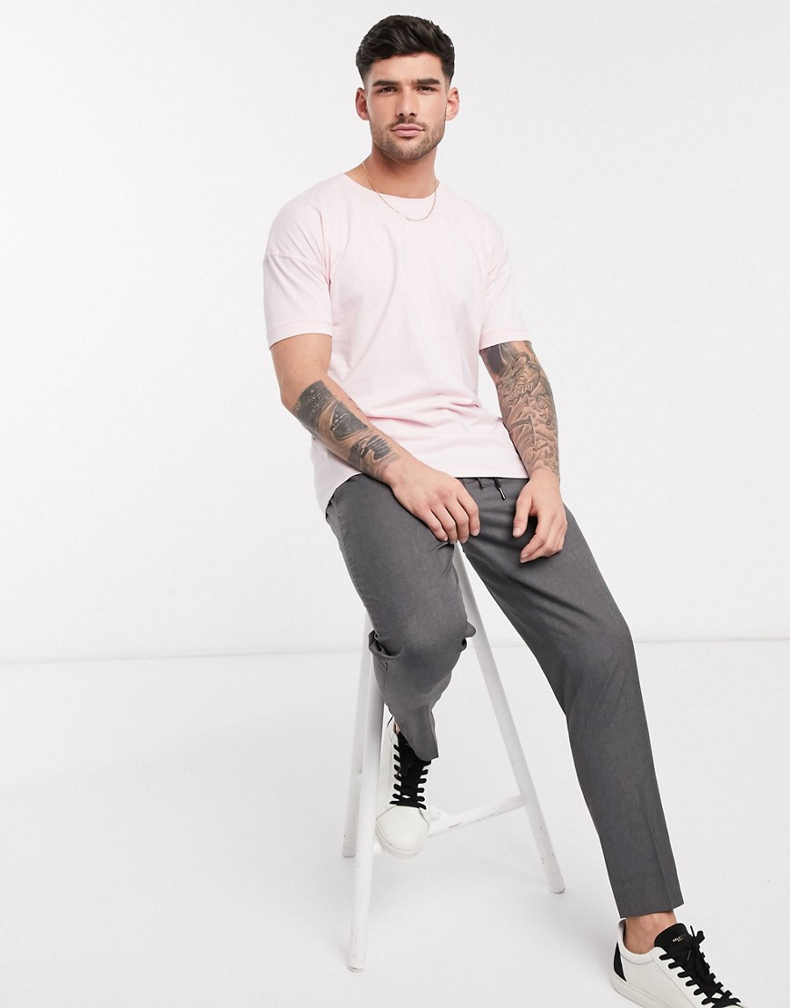 Selected Homme – Rosa t-shirt med sänkt axelsöm