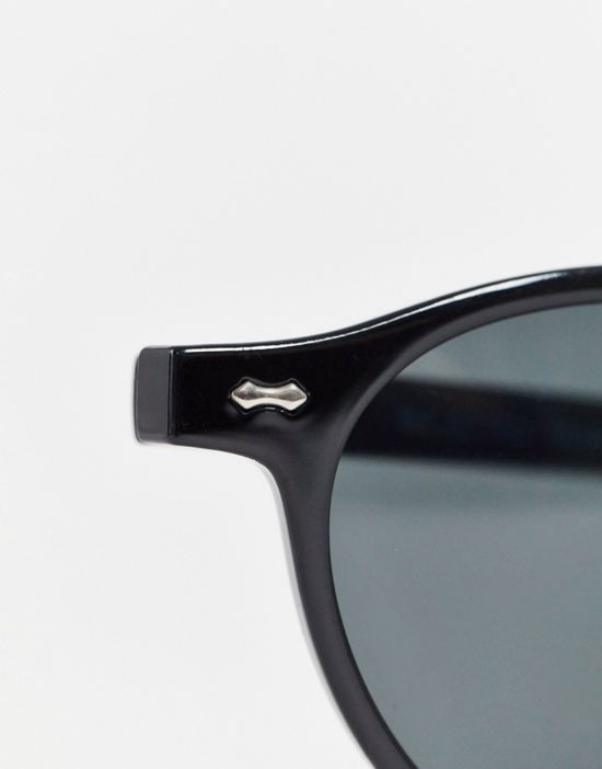 https://images.asos-media.com/products/selected-homme-round-sunglasses-in-black/202474499-4?$n_550w$&wid=550&fit=constrain