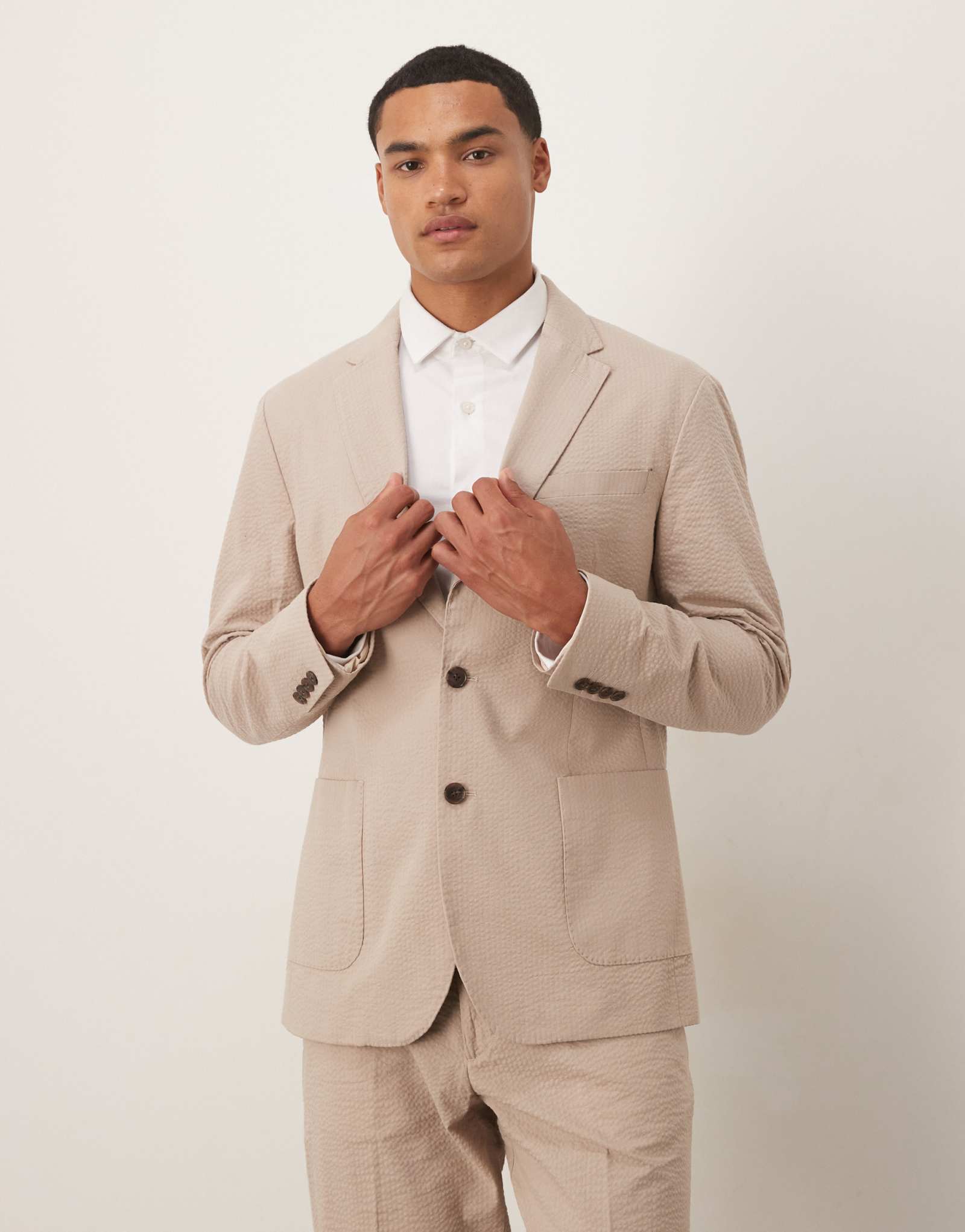 Фирменный блейзер Homme seersucker regular fit кремового цвета