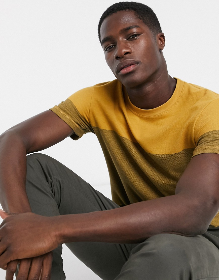 Selected Homme - T-shirt gialla colour block a righe sottili in tessuto organico-Giallo