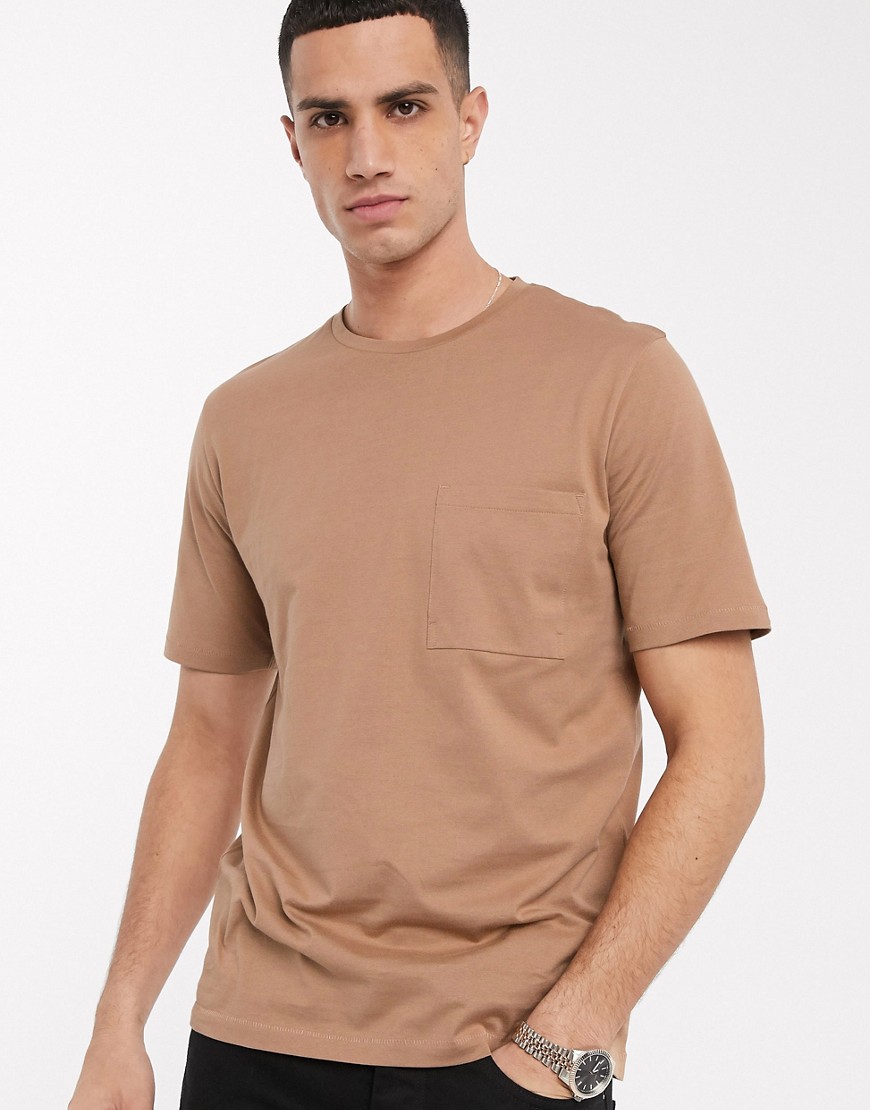 Selected Homme - T-shirt oversize in cotone organico cammello con tasca-Beige