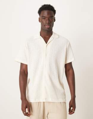 textured revere collar shirt in cream-White