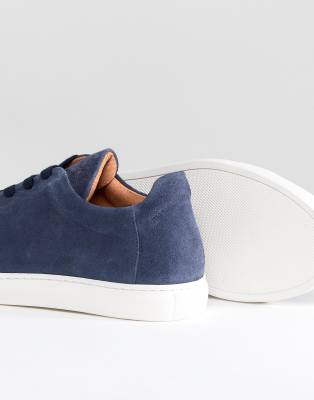 navy trainers white sole