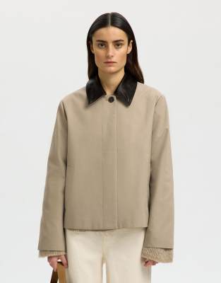 Selected - Kurze Jacke in Steinbeige mit Kontrastkragen-Brown