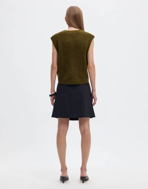 Selected Lulu chaleco de punto acanalado con cuello redondo elástico marrón, 2 de 6