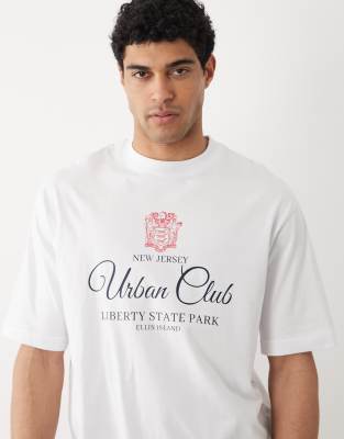 Oversize-T-Shirt in Weiß mit Sport-Print Weiß L